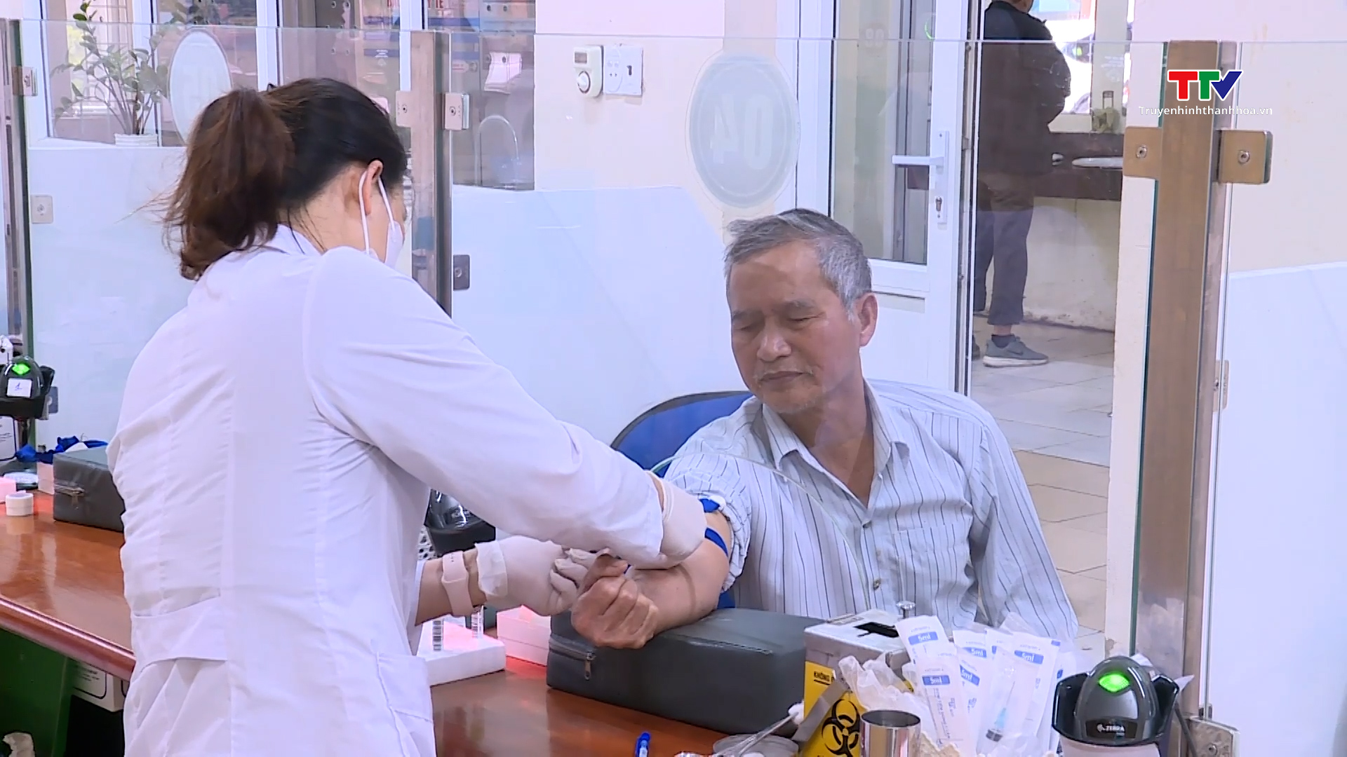 Bệnh viện Đa khoa tỉnh Thanh Hóa: Gia tăng 30% bệnh nhân trong ngày đầu tuần
- Ảnh 3.