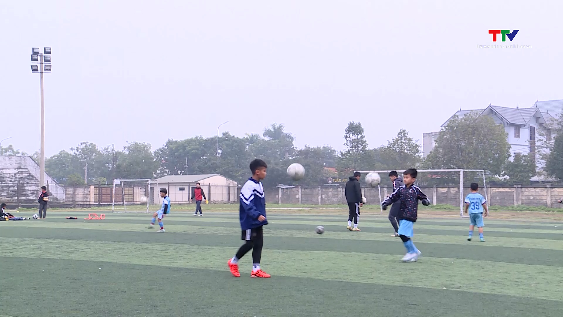 Nhiều khởi sắc trong chính sách phát triển bóng đá cộng đồng tại Thanh Hóa- Ảnh 1.