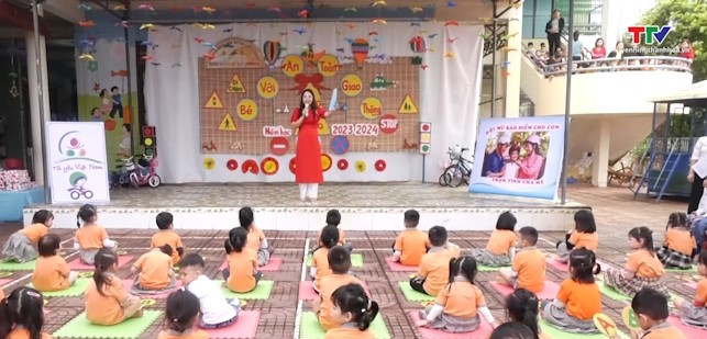 Huyện Lang Chánh: Các trường Mầm non tổ chức Chương trình "Bé với an toàn giao thông"- Ảnh 1.