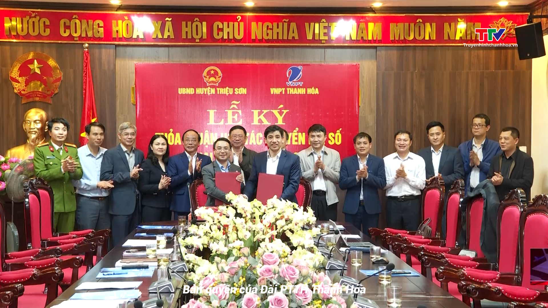 Ký kết thoả thuận hợp tác về chuyển đổi số giai đoạn 2024 – 2025 huyện Triệu Sơn- Ảnh 2.