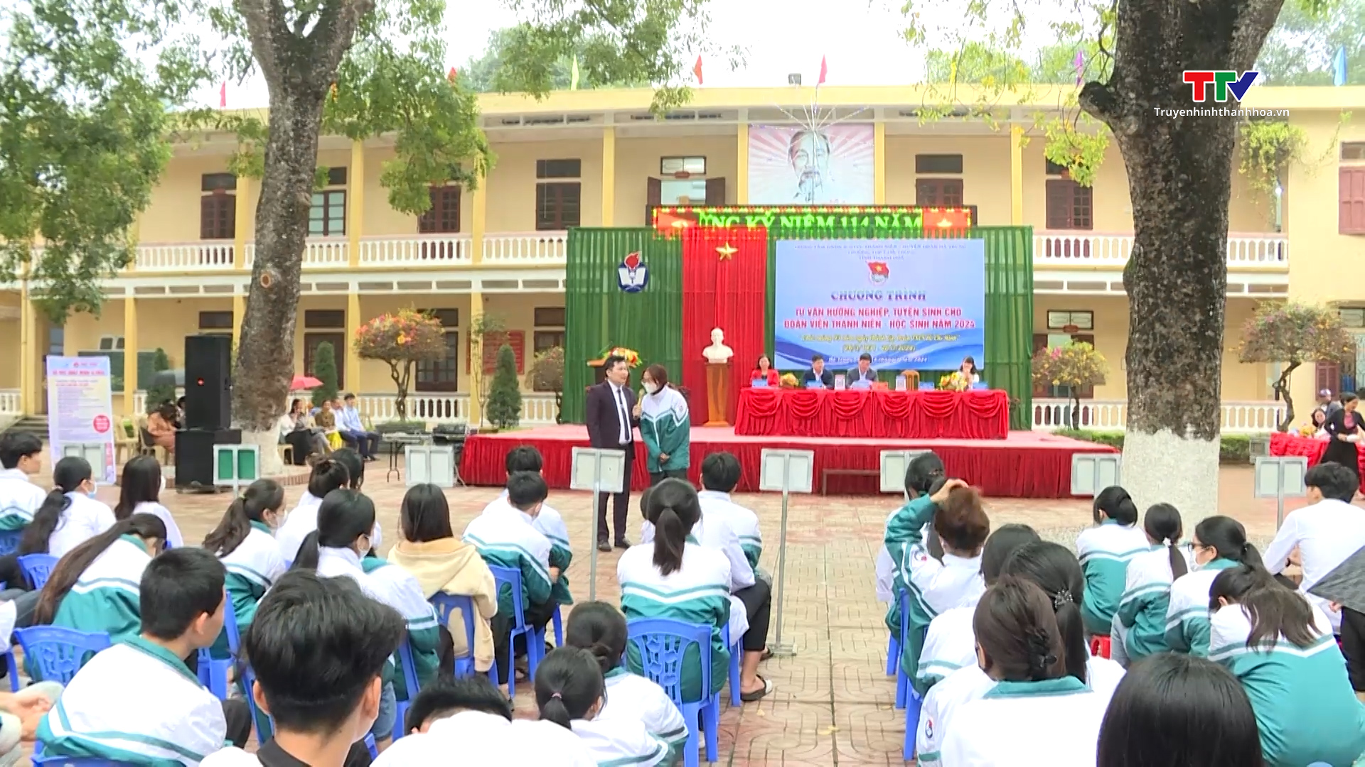 Hoạt động tư vấn hướng nghiệp, tuyển sinh cho Đoàn viên thanh niên – học sinh huyện Hà Trung năm 2024- Ảnh 1.