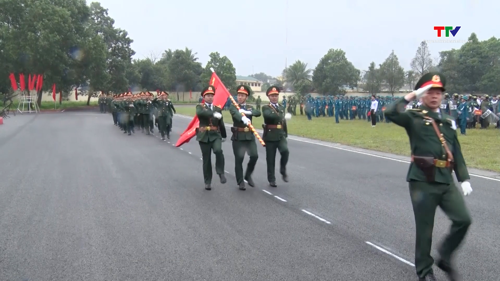 Lực lượng vũ trang thị xã Nghi Sơn ra quân huấn luyện năm 2024
- Ảnh 1.