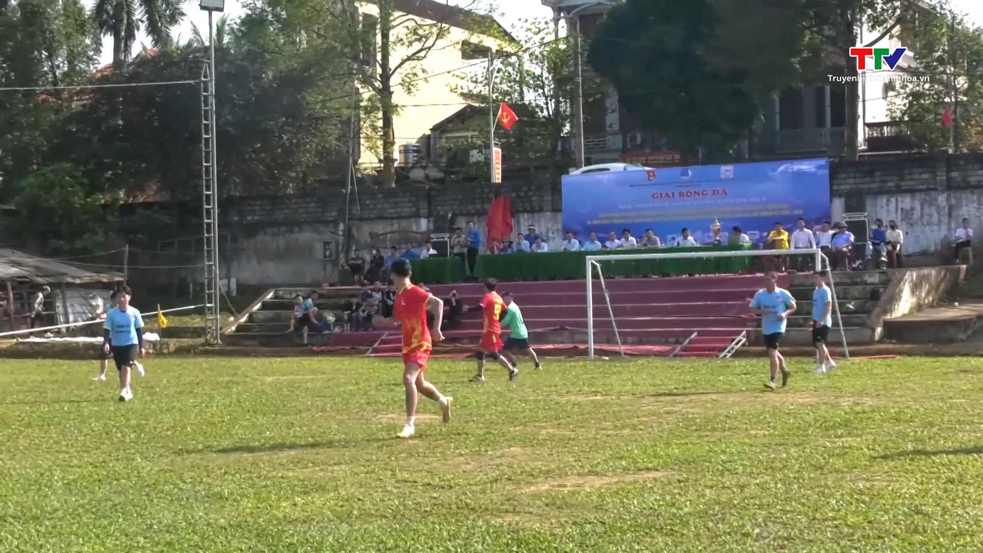 Giải bóng đá nam huyện Thường Xuân lần thứ II năm 2024 - Ảnh 1.