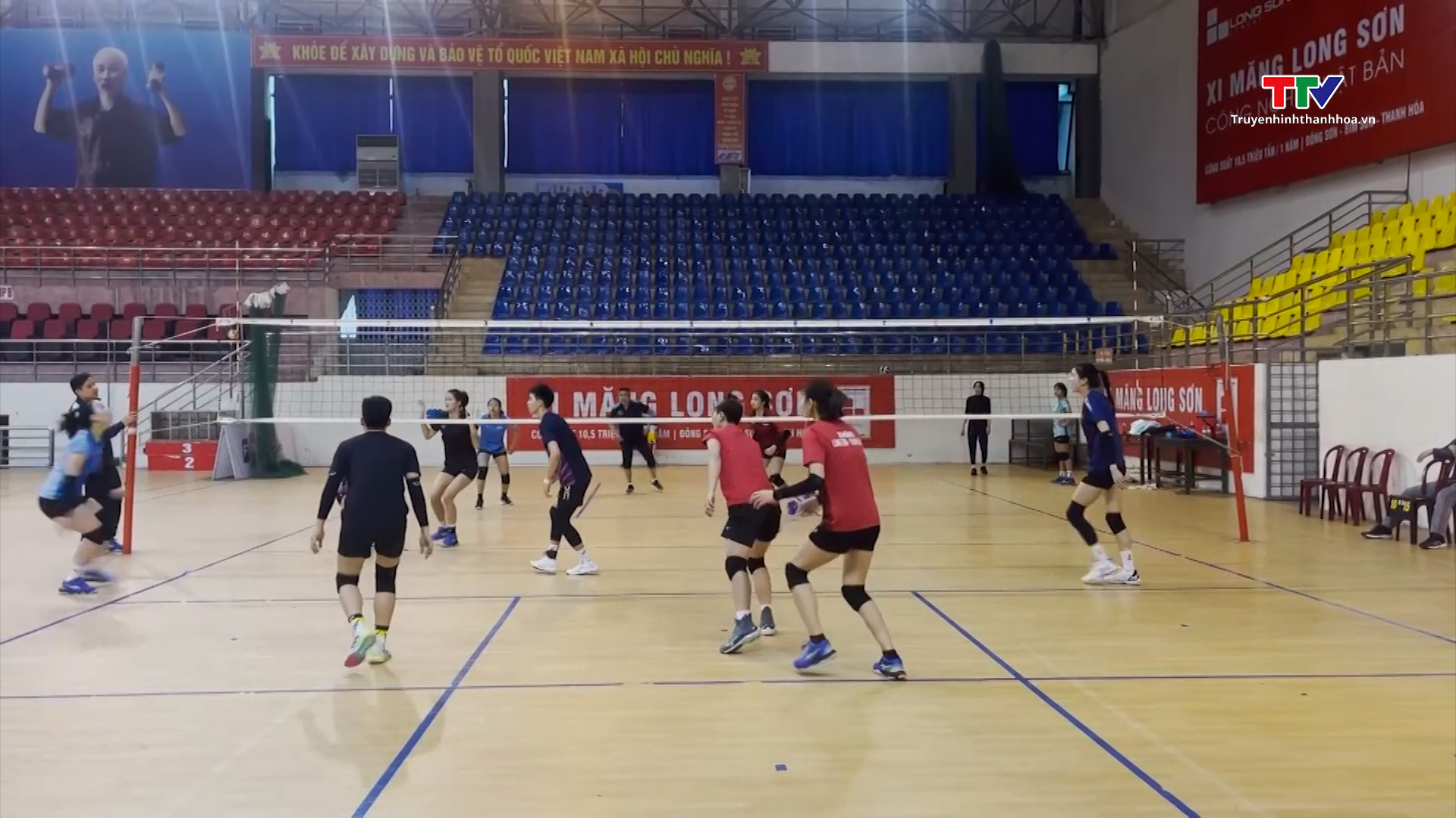 Đội bóng chuyền nữ Xi măng Long Sơn Thanh Hóa xếp thứ 3 tại vòng 1 Giải vô địch bóng chuyền quốc gia năm 2024- Ảnh 1.