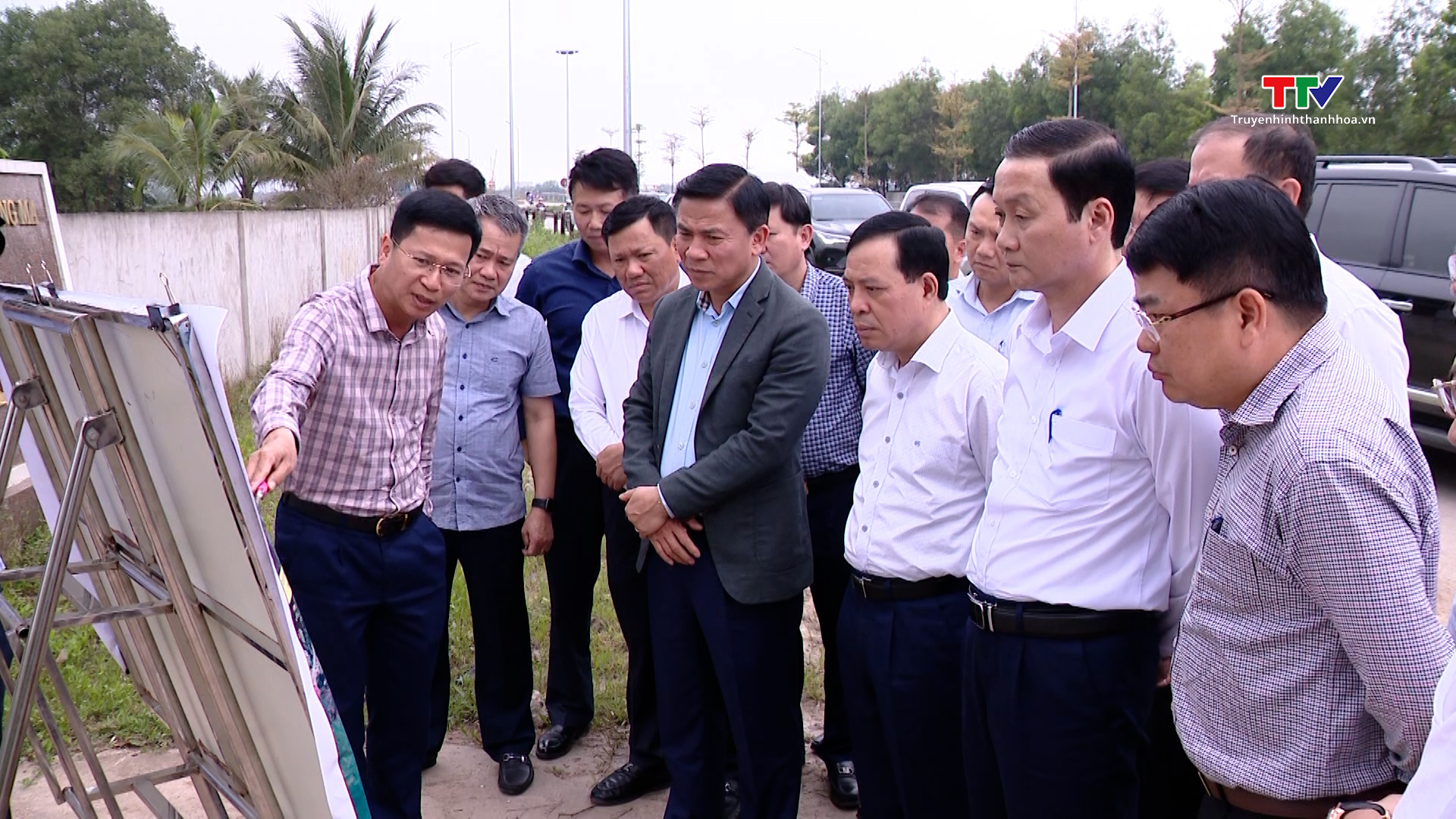 Thường trực Tỉnh ủy khảo sát một số dự án hạ tầng tại Khu Kinh tế Nghi Sơn- Ảnh 1.
