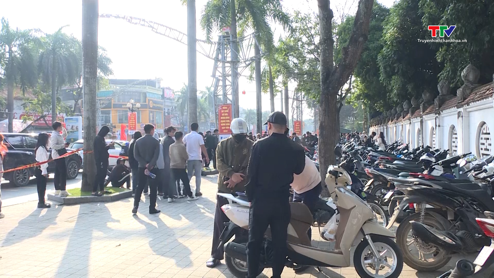 Công an thành phố Thanh Hóa siết chặt xử lý thanh thiếu niên vi phạm trật tự giao thông - Ảnh 3.