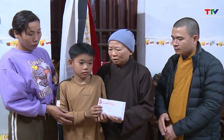 Hội Phật giáo tỉnh thăm hỏi, hỗ trợ cho gia đình có người bị thiệt mạng do đuối nước ở huyện Vĩnh Lộc