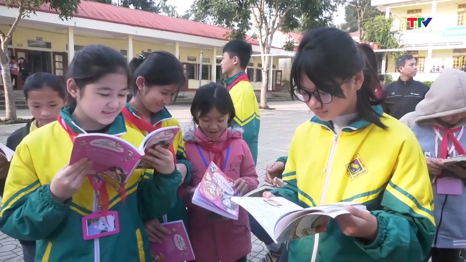 Ngày hội đọc sách tại Trường THCS Xuân Cẩm, huyện Thường Xuân- Ảnh 1.