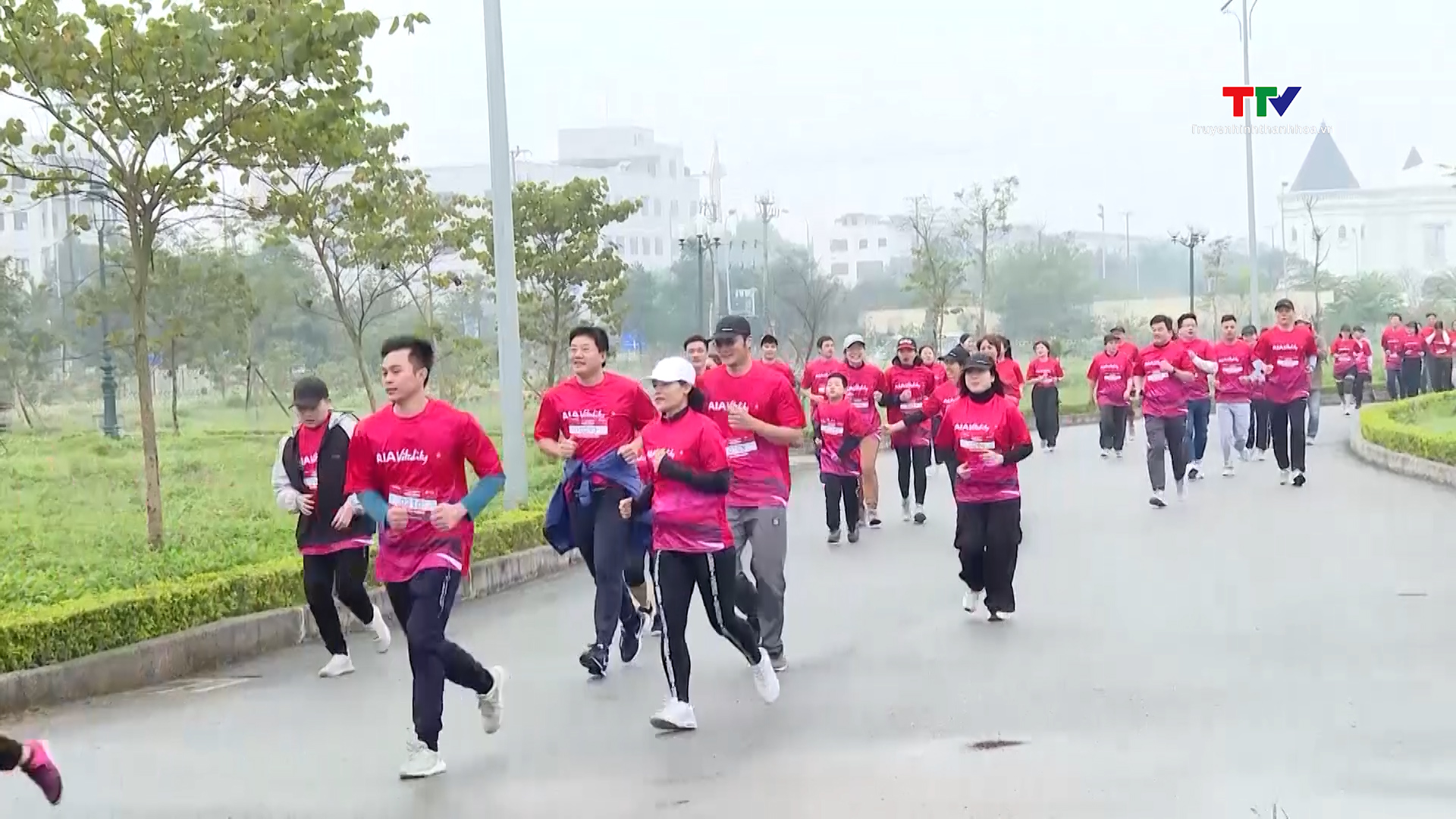 AIA Việt Nam tổ chức Fun Run "Khai bước Alpha, bật Mood sống khỏe" tại Thanh Hóa - Ảnh 4.
