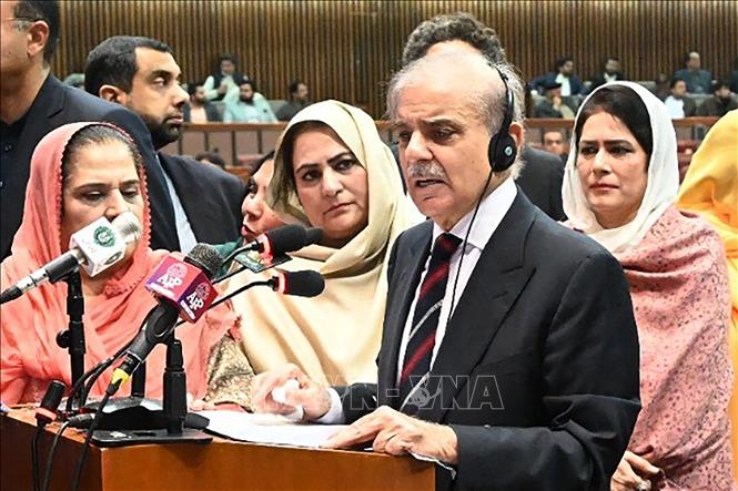 Tân Thủ tướng Pakistan cam kết vực dậy nền kinh tế đất nước- Ảnh 1. Tân Thủ tướng Pakistan cam kết vực dậy nền kinh tế đất nước- Ảnh 1.