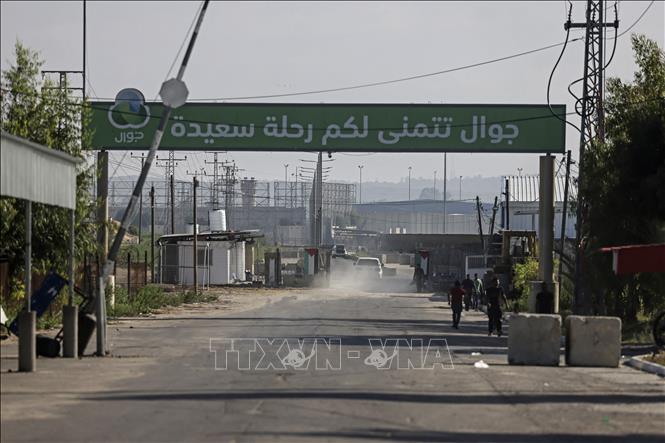 Israel mở cửa khẩu ở phía Bắc Gaza, tạo điều kiện thuận lợi chuyển hàng viện trợ cho người Palestine- Ảnh 1.