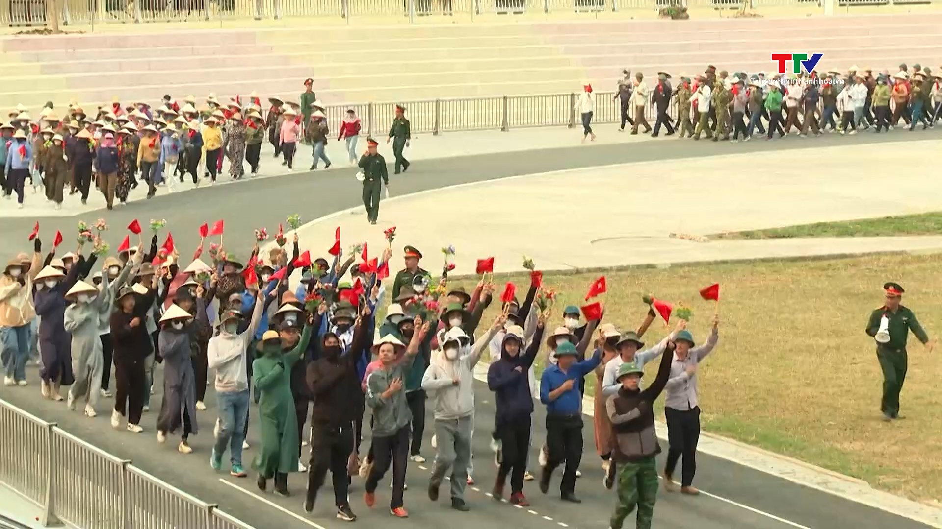 Luyện tập diễu binh, diễu hành kỷ niệm 70 năm Chiến thắng Điện Biên Phủ- Ảnh 3.