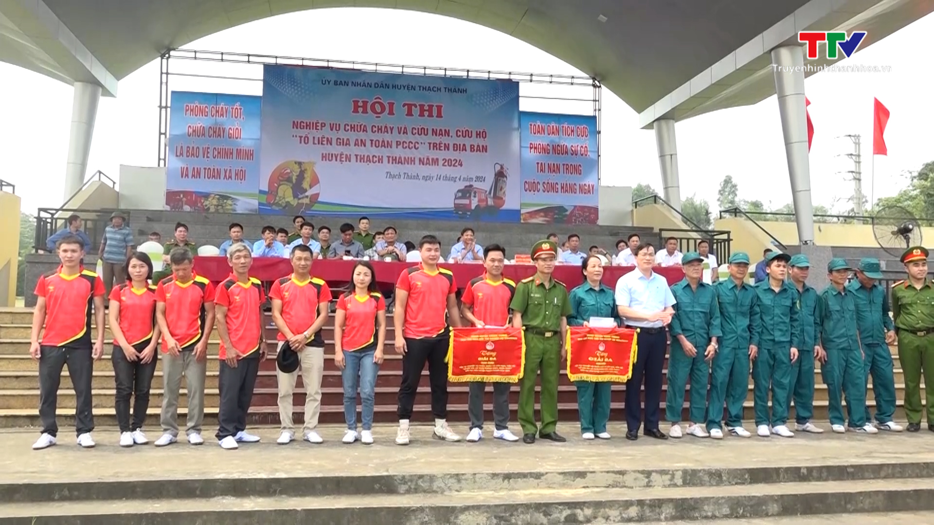 Hội thi nghiệp vụ chữa cháy và cứu nạn, cứu hộ  huyện Thạch Thành- Ảnh 2.