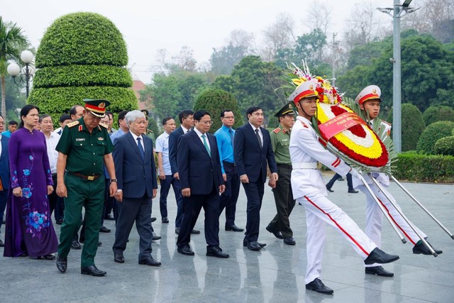 Thủ tướng: Không bao giờ quên những người làm nên "cột mốc vàng" lịch sử Điện Biên Phủ- Ảnh 2.