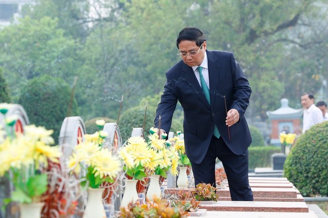 Thủ tướng: Không bao giờ quên những người làm nên "cột mốc vàng" lịch sử Điện Biên Phủ- Ảnh 3.
