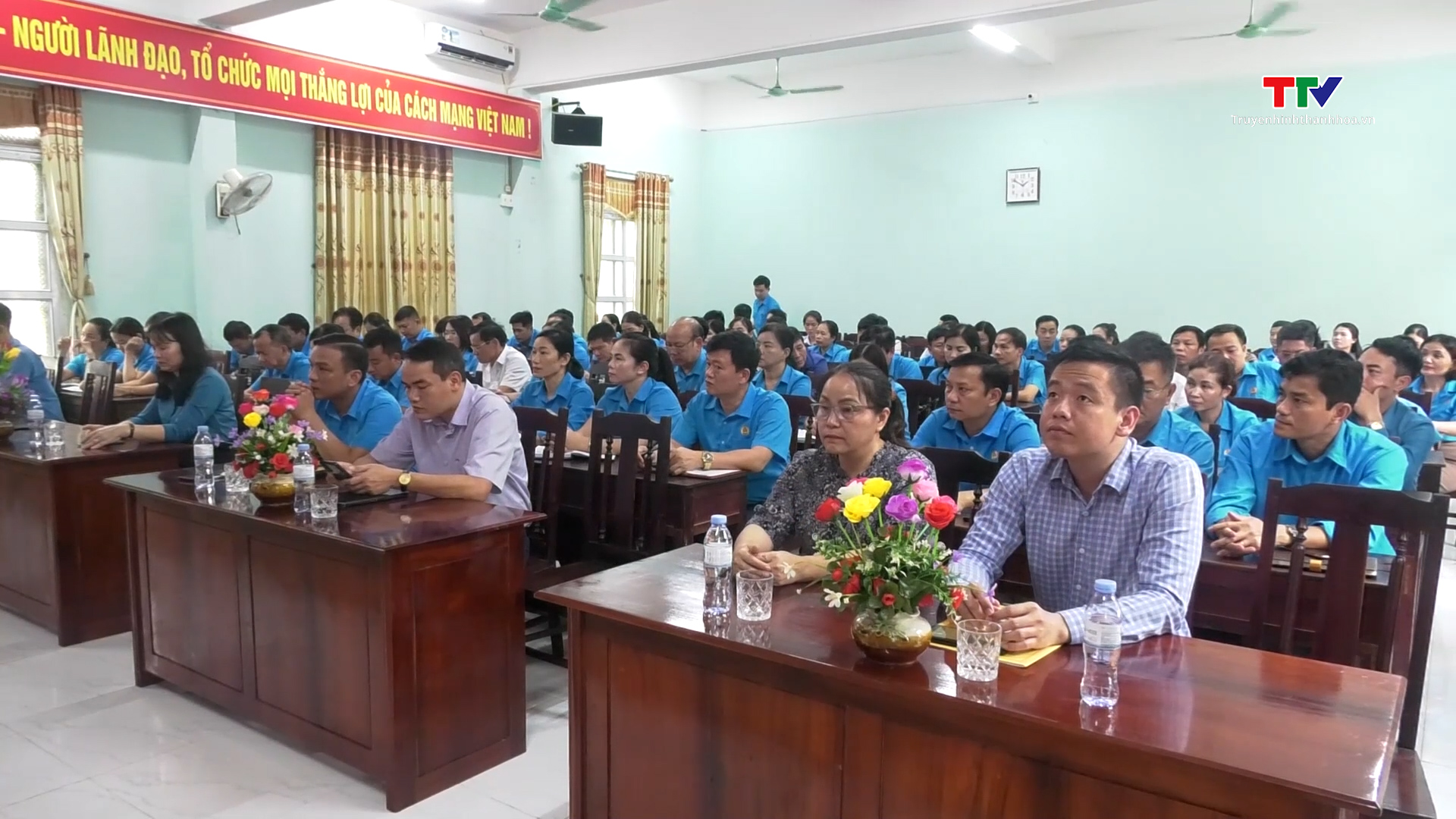 Liên đoàn Lao động huyện Thường Xuân phát động đợt thi đua cao điểm chào mừng 95 năm Ngày thành lập Công đoàn Việt Nam
- Ảnh 1.