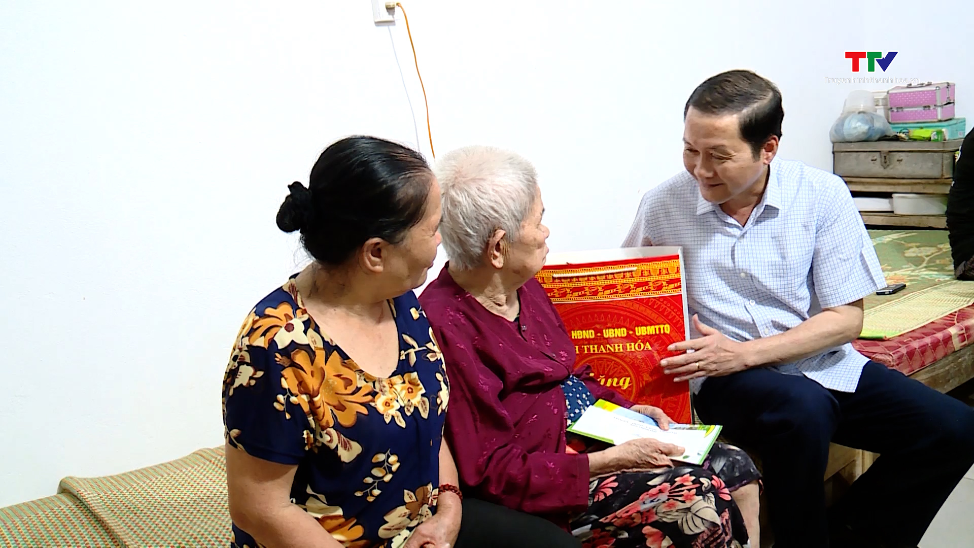 Chủ tịch Uỷ ban Nhân dân tỉnh Đỗ Minh Tuấn thăm, tặng quà cựu chiến sĩ Điện Biên- Ảnh 3.