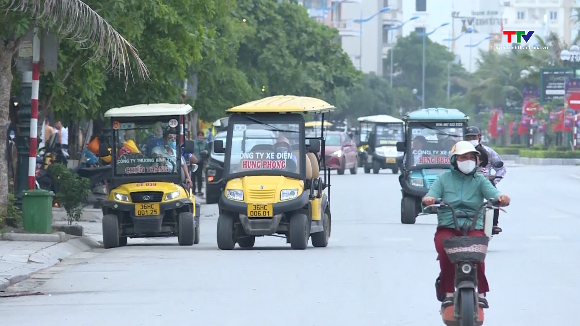 Thành phố Sầm Sơn siết chặt quản lý hoạt động xe điện 4 bánh- Ảnh 1.