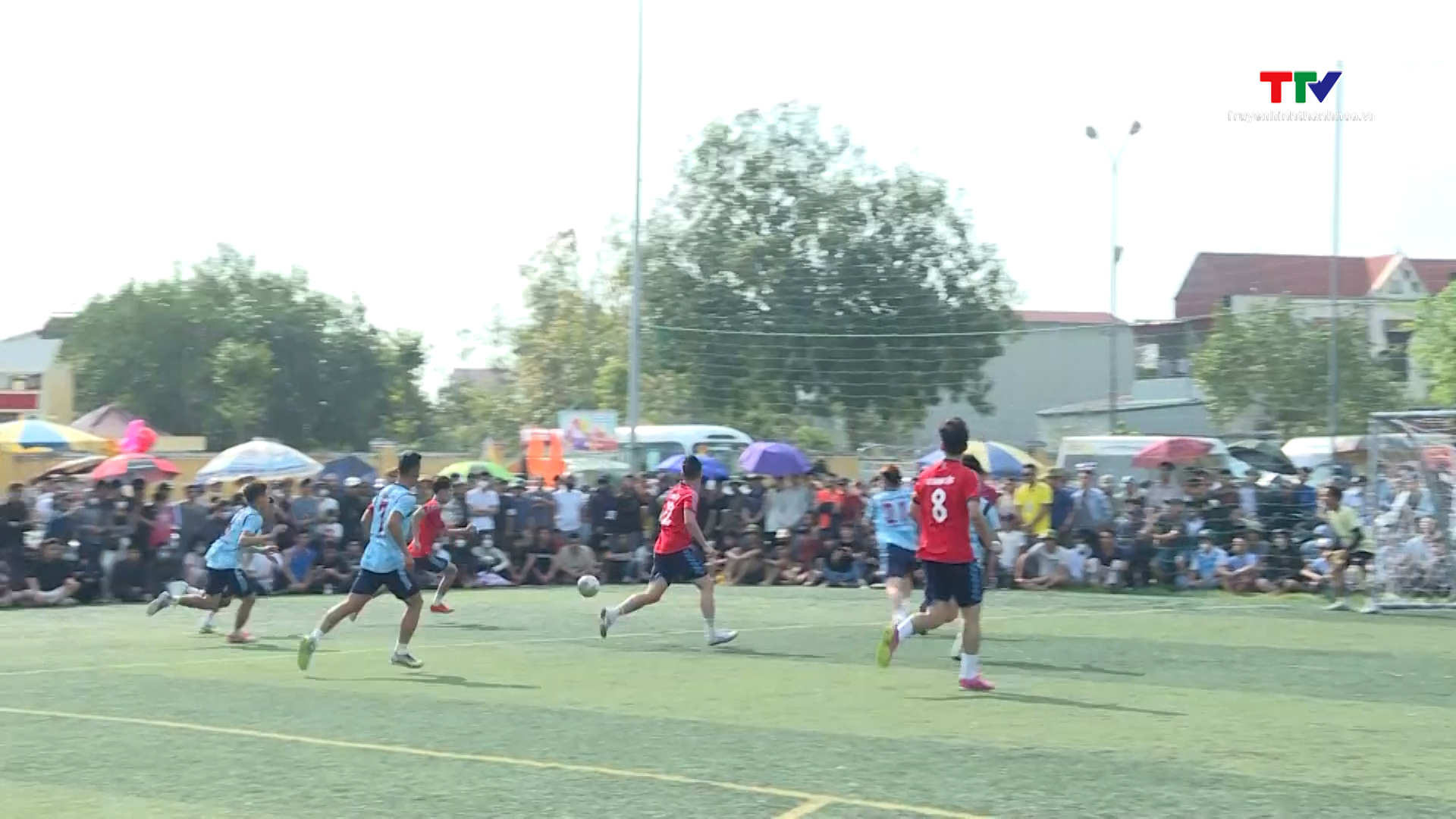 Sôi nổi giải bóng đá phong trào thanh niên huyện Hậu Lộc lần thứ III năm 2024 - Ảnh 1.