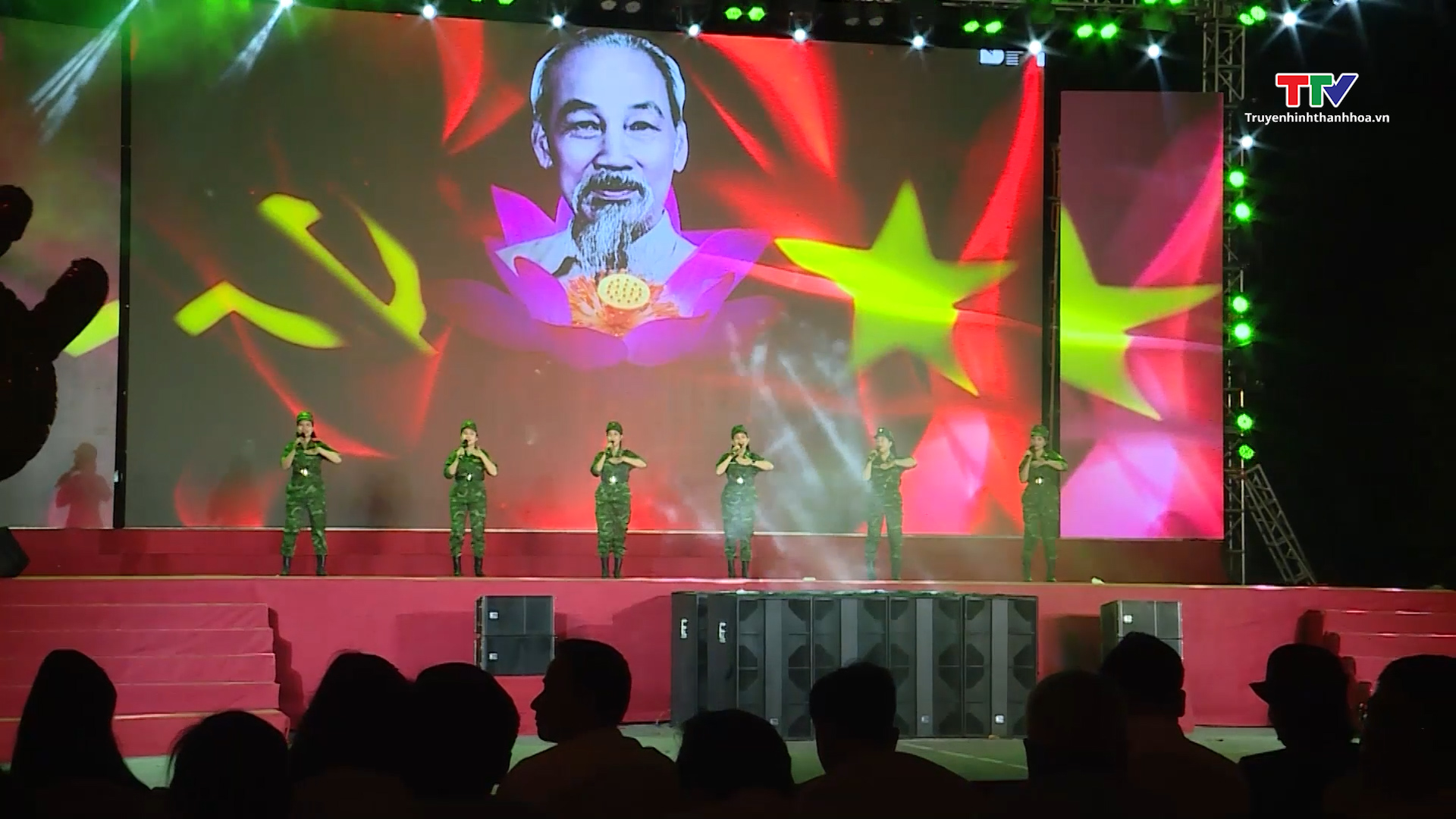 Thành phố Thanh Hóa tổ chức chương trình văn nghệ chào mừng 59 năm Hàm Rồng chiến thắng- Ảnh 2.