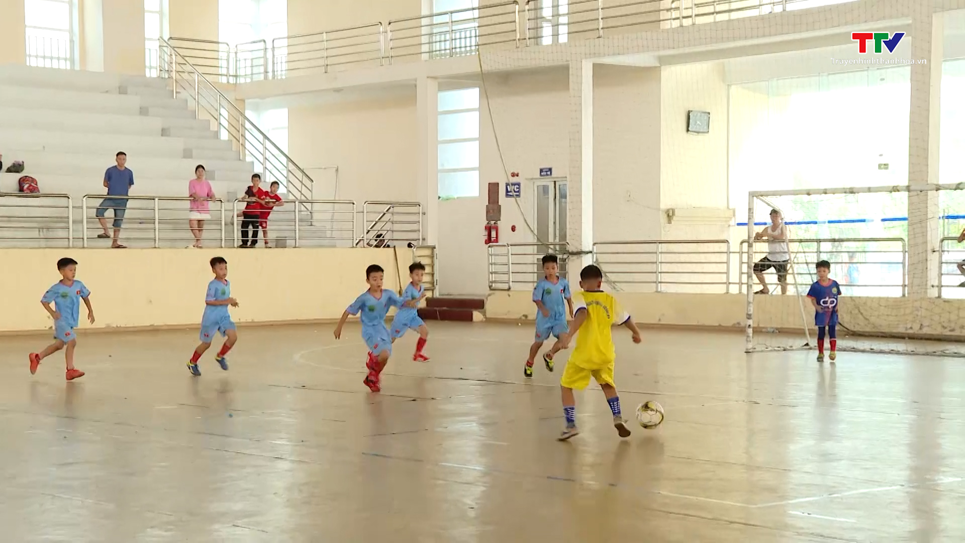 Festival bóng đá cộng đồng tỉnh Thanh Hóa - Ngày hội bóng đá dành cho các cầu thủ nhí- Ảnh 3.