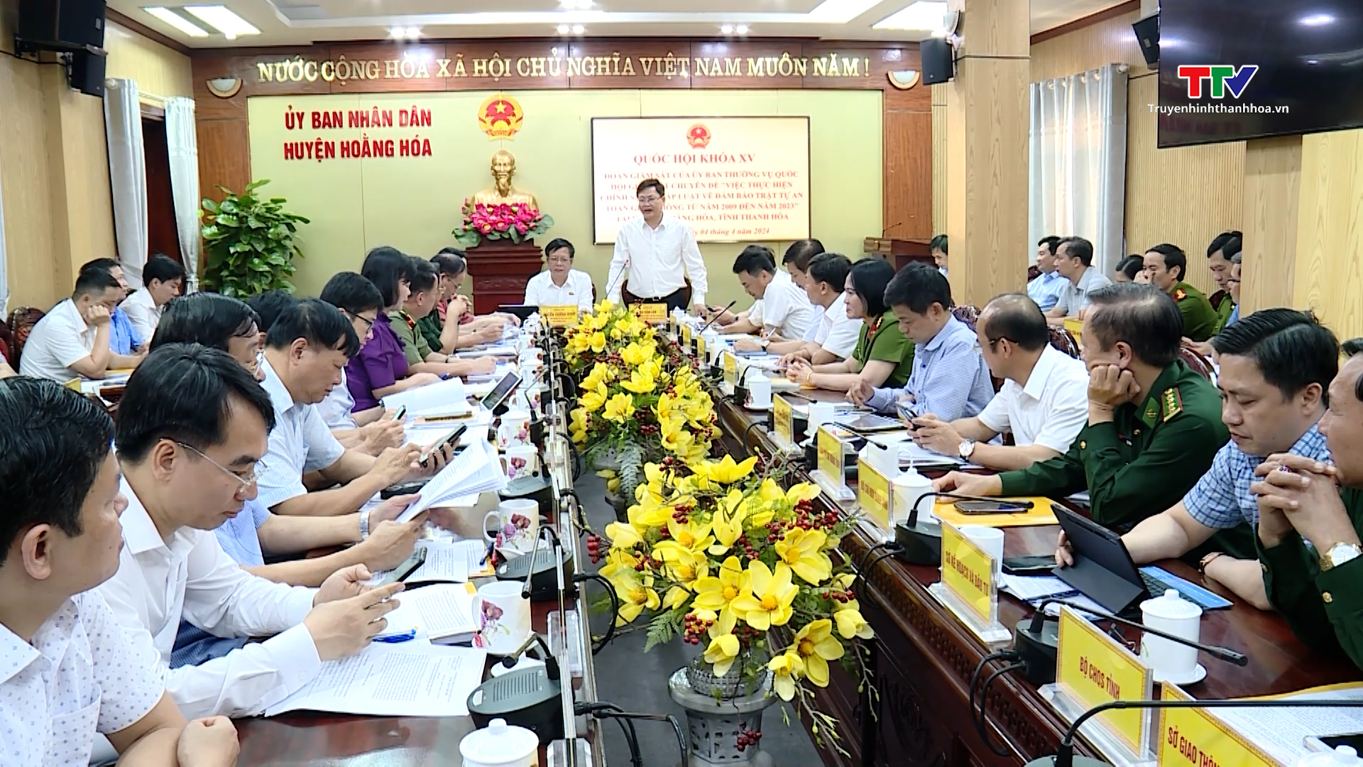 Giám sát chuyên đề thực hiện chính sách, pháp luật về bảo đảm trật tự an toàn giao thông tại huyện Hoằng Hóa- Ảnh 2.