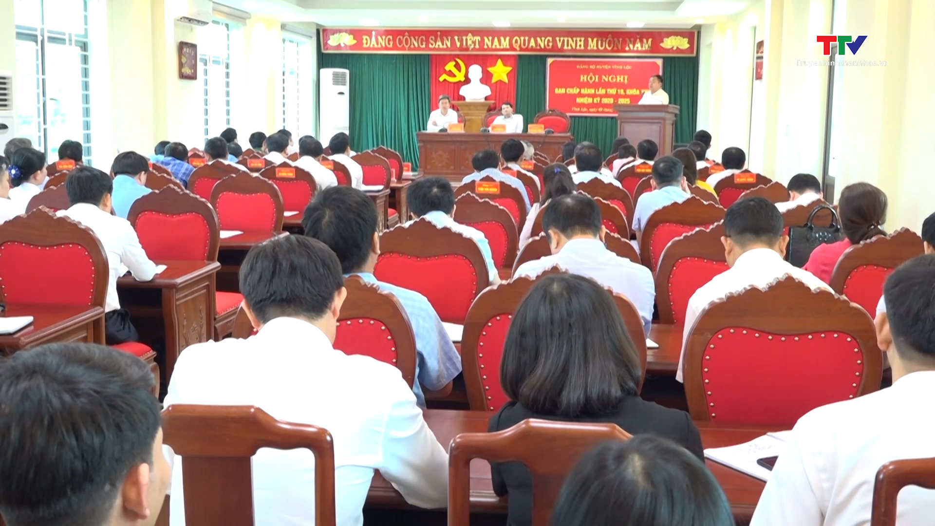 Hội nghị Ban Chấp hành Đảng bộ huyện Vĩnh Lộc khóa XXVI- Ảnh 1.