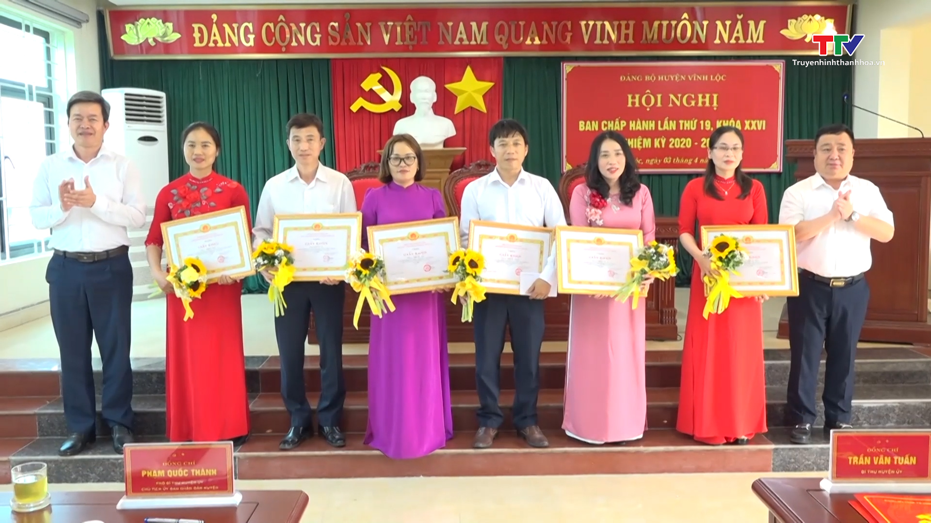 Hội nghị Ban Chấp hành Đảng bộ huyện Vĩnh Lộc khóa XXVI- Ảnh 2.