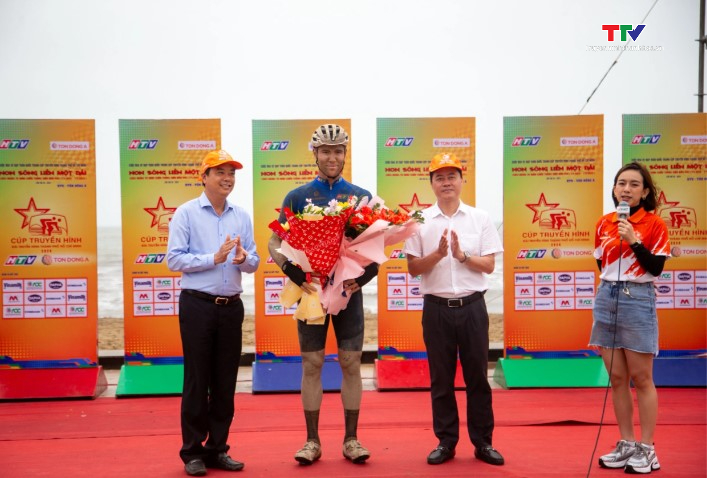 Chặng 6 cuộc đua xe đạp toàn quốc tranh Cúp Truyền hình TP Hồ Chí Minh 2024- Ảnh 1.