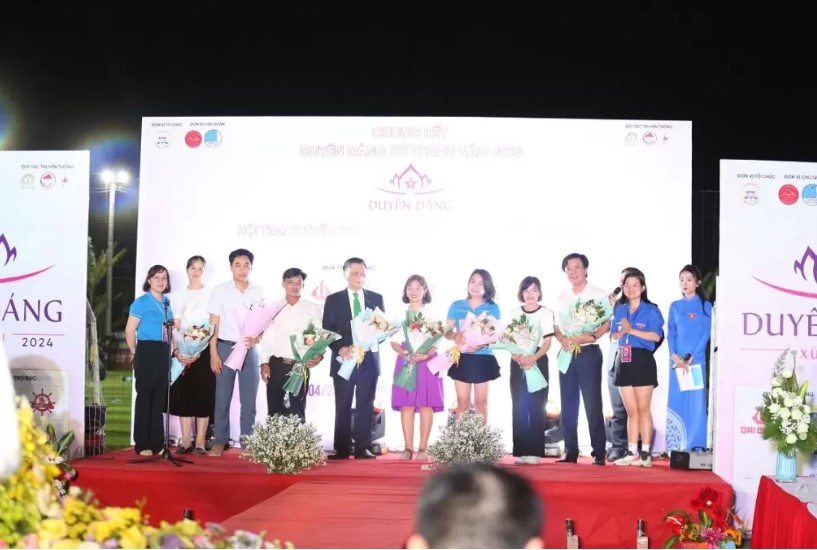 Lê Nguyễn Minh Phương đăng quang Hoa khôi Duyên dáng xứ Thanh năm 2024- Ảnh 12. Lê Nguyễn Minh Phương đăng quang Hoa khôi Duyên dáng xứ Thanh năm 2024- Ảnh 12.