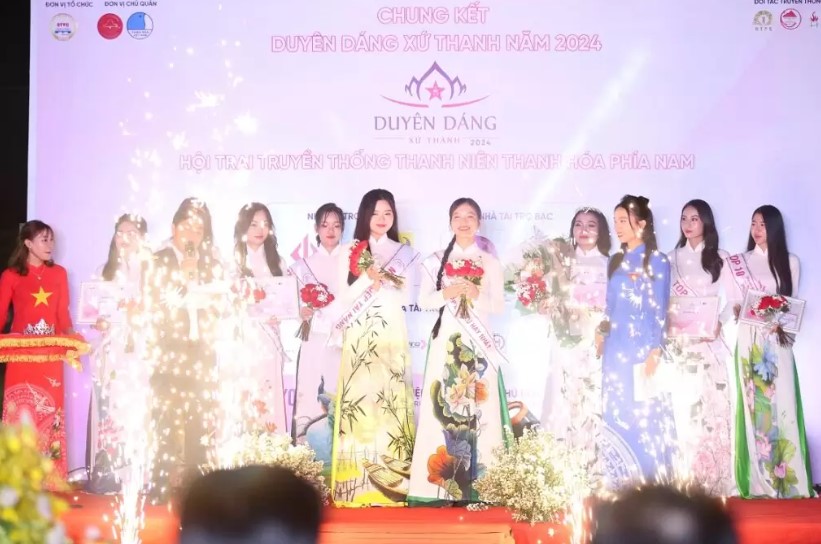 Lê Nguyễn Minh Phương đăng quang Hoa khôi Duyên dáng xứ Thanh năm 2024- Ảnh 4. Lê Nguyễn Minh Phương đăng quang Hoa khôi Duyên dáng xứ Thanh năm 2024- Ảnh 4.