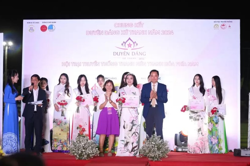 Lê Nguyễn Minh Phương đăng quang Hoa khôi Duyên dáng xứ Thanh năm 2024- Ảnh 7. Lê Nguyễn Minh Phương đăng quang Hoa khôi Duyên dáng xứ Thanh năm 2024- Ảnh 7.