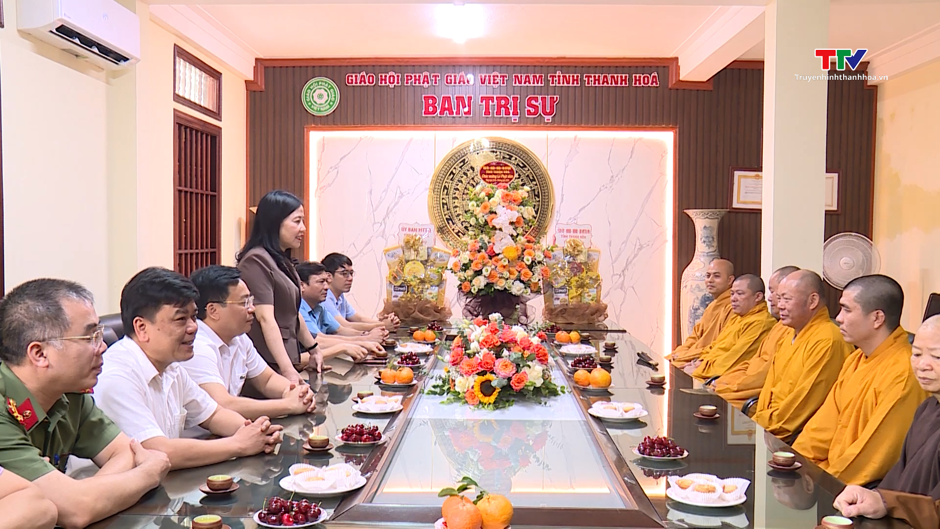Trưởng Ban Dân vận Tỉnh ủy, Chủ tịch Ủy ban MTTQ tỉnh chúc mừng Đại lễ Phật đản 2024- Ảnh 1.