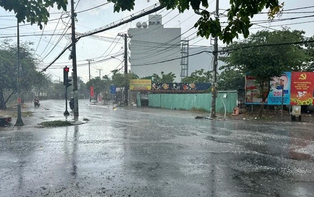 Cảnh báo mưa lớn cục bộ khu vực tỉnh Thanh Hóa (ngày 15/5)- Ảnh 1.