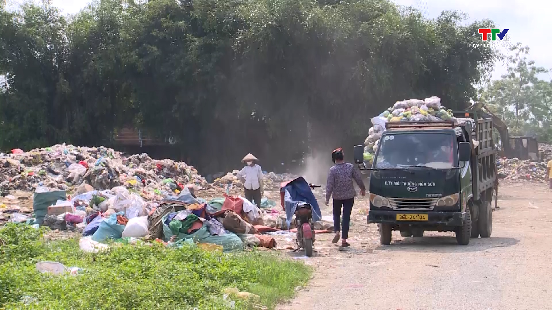 Từng bước xử lý tình trạng ô nhiễm môi trường tại bãi rác phía Nam huyện Nga Sơn- Ảnh 1.