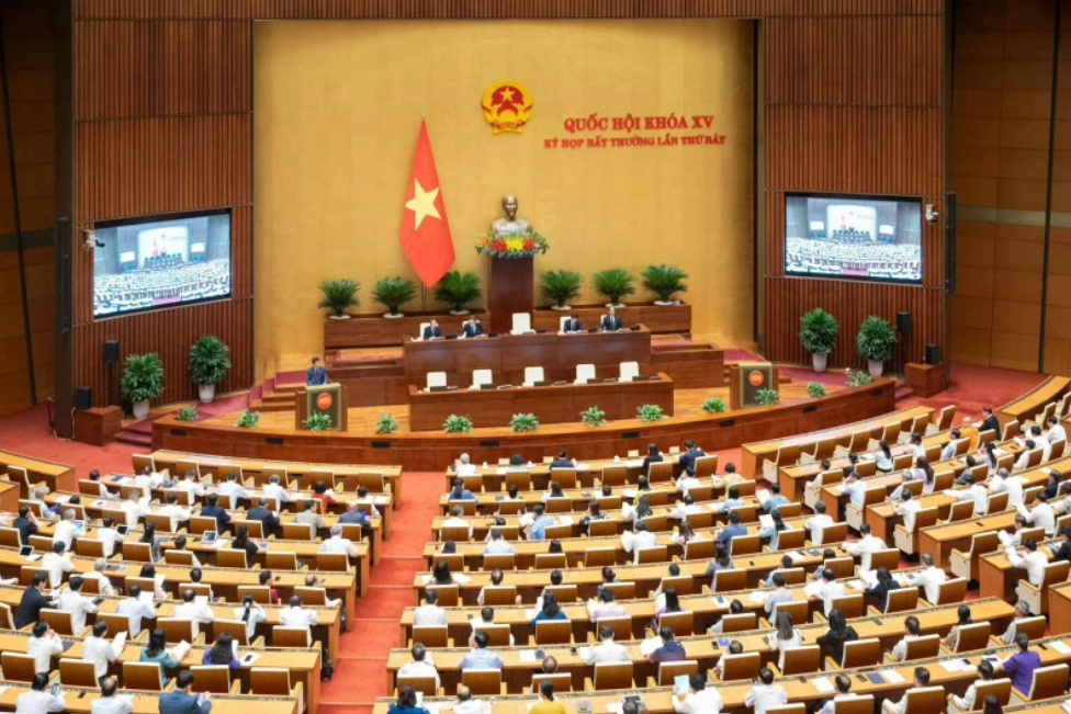 Quốc hội miễn nhiệm chức vụ Chủ tịch Quốc hội nhiệm kỳ 2021-2026 đối với ông Vương Đình Huệ- Ảnh 1.