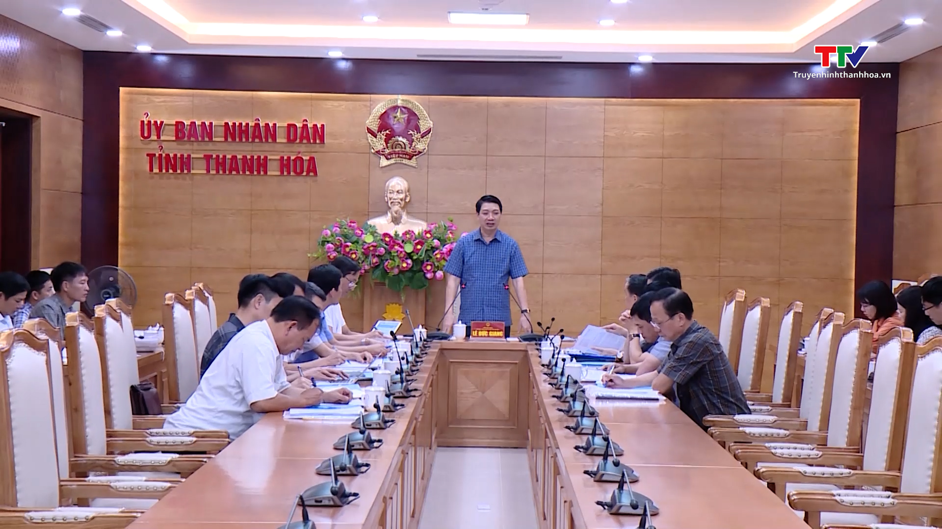 Phó Chủ  tịch UBND tỉnh Lê Đức Giang nghe báo cáo tình hình thực hiện một số dự án- Ảnh 1.