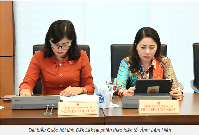 Chủ tịch Quốc hội Trần Thanh Mẫn tham dự Phiên thảo luận Tổ về đánh giá tình hình kinh tế - xã hội và ngân sách nhà nước- Ảnh 4.