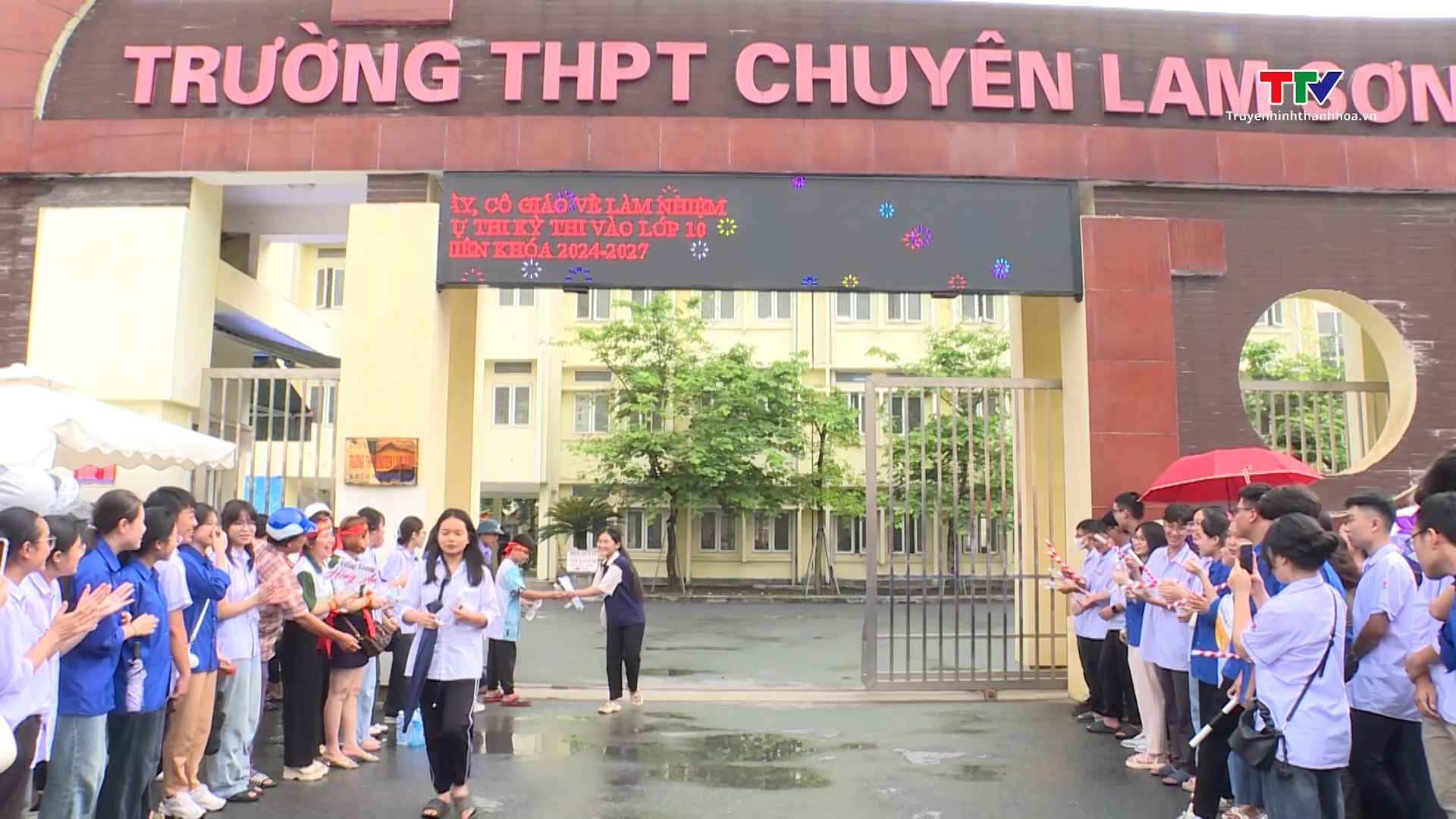 Kỳ thi tuyển sinh vào lớp 10 THPT chuyên Lam Sơn diễn ra thành công- Ảnh 1.
