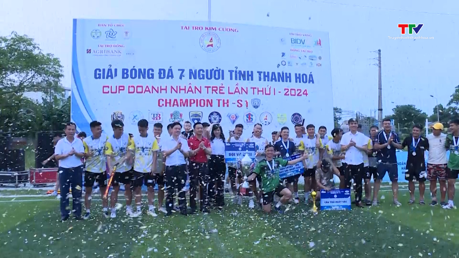 Giải Bóng đá 7 người tỉnh Thanh Hóa - Cup Doanh nhân trẻ lần thứ I, năm 2024 khép lại với nhiều ấn tượng- Ảnh 4.