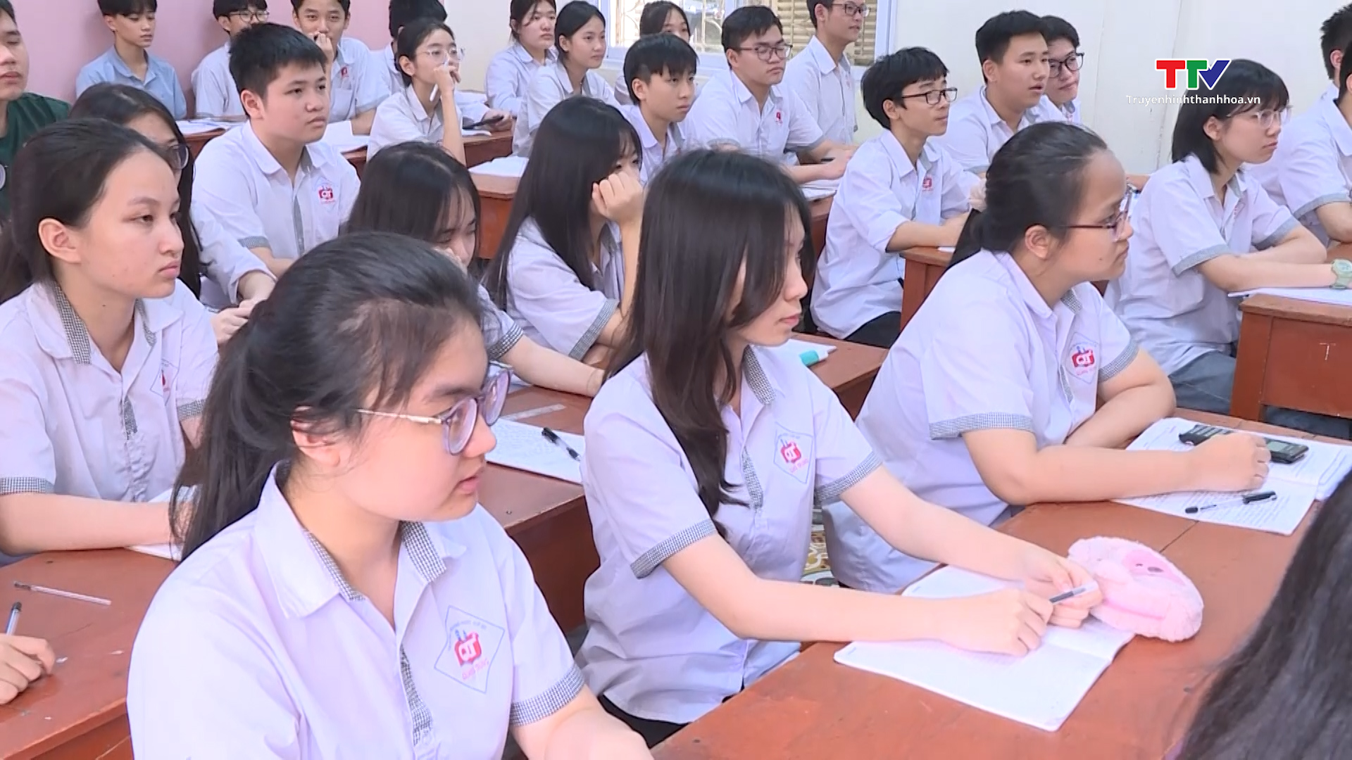 Căng thẳng kỳ thi vào lớp 10 bậc THPT tại thành phố Thanh Hóa- Ảnh 1.