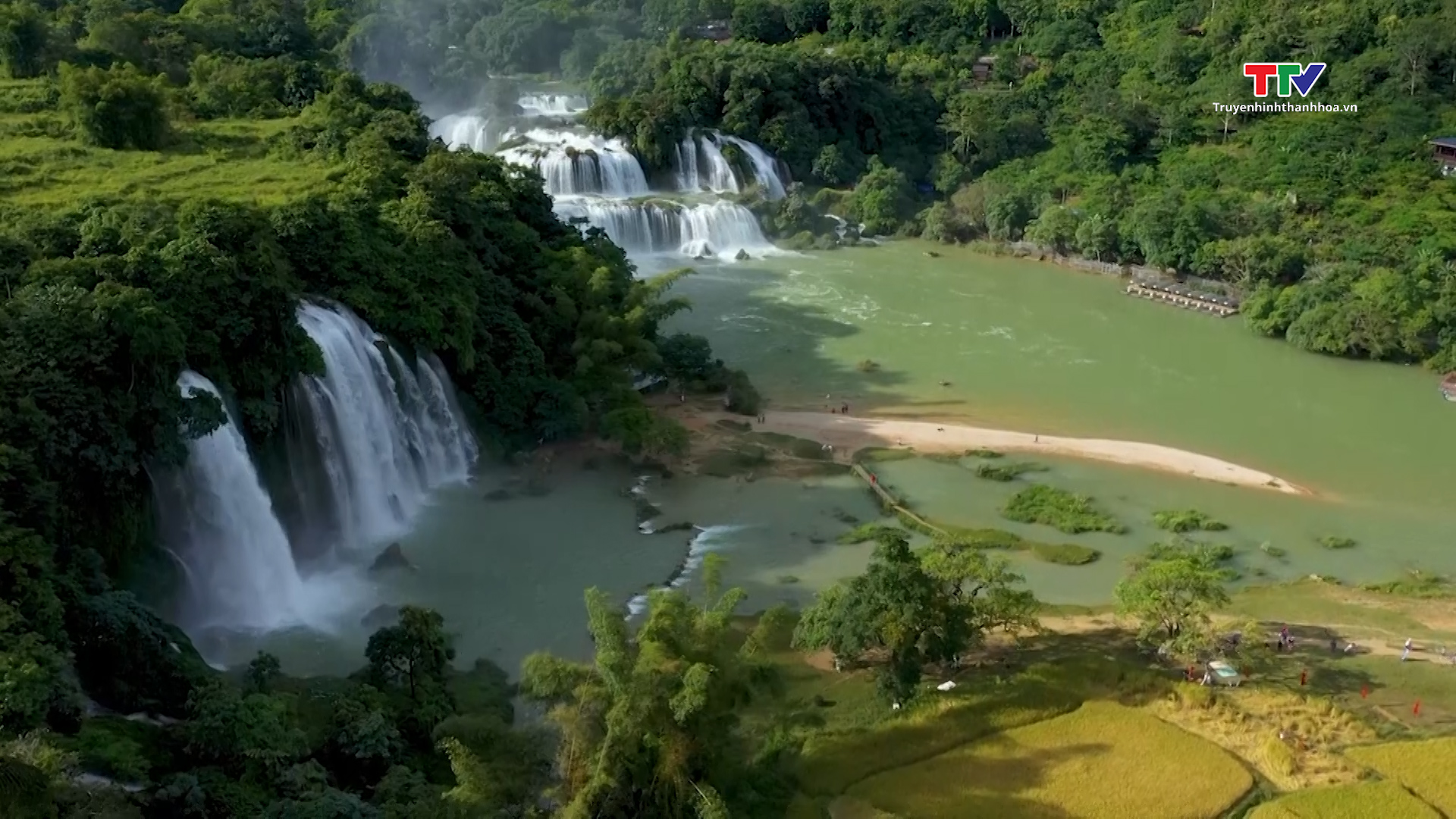 Thác Bản Giốc nằm trong 21 thác nước đẹp nhất thế giới- Ảnh 1.