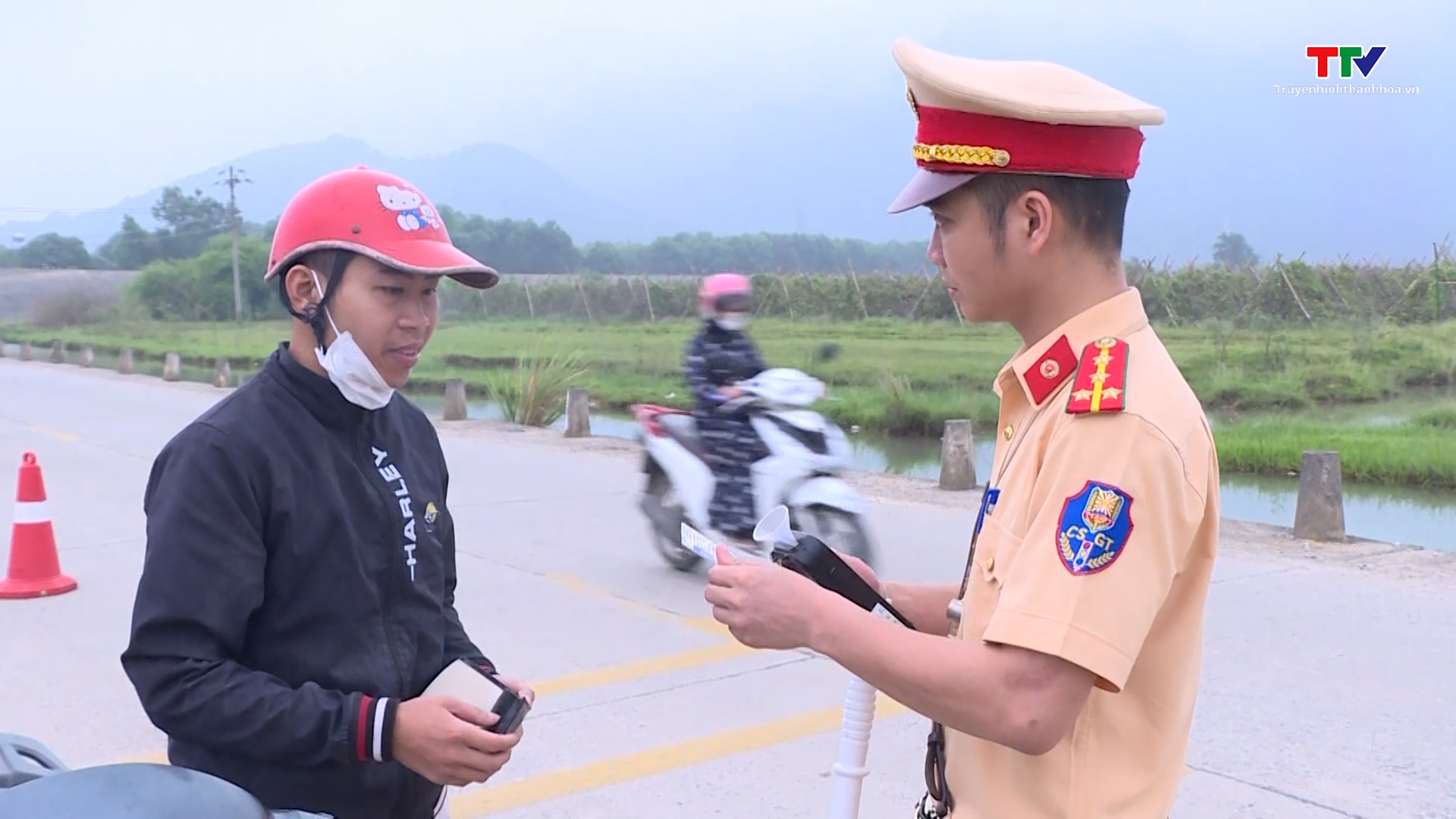 Công an huyện Như Thanh xử lý người điều khiển mô tô, xe gắn máy vi phạm giao thông- Ảnh 1.