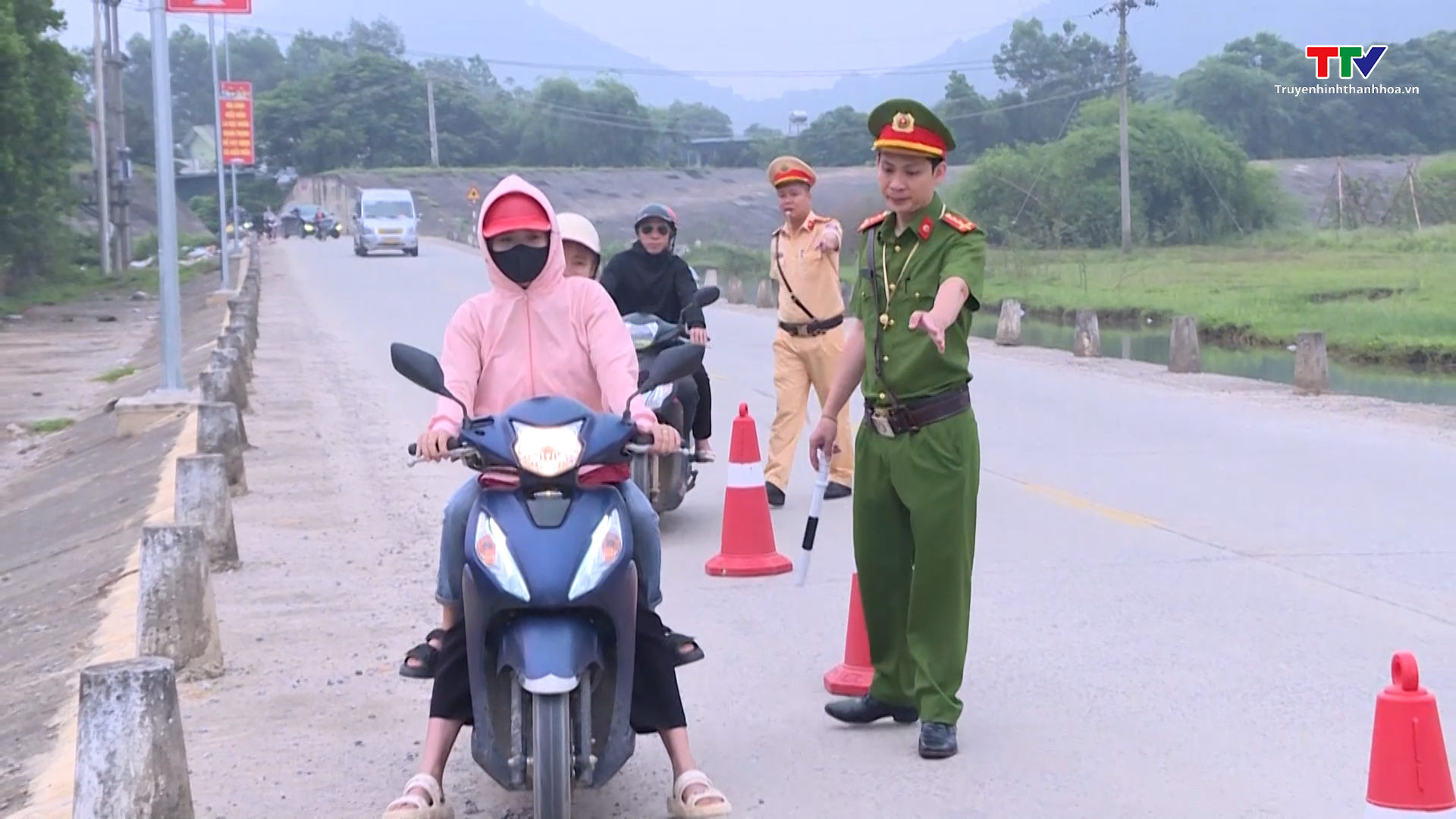 Công an huyện Như Thanh xử lý người điều khiển mô tô, xe gắn máy vi phạm giao thông- Ảnh 3.