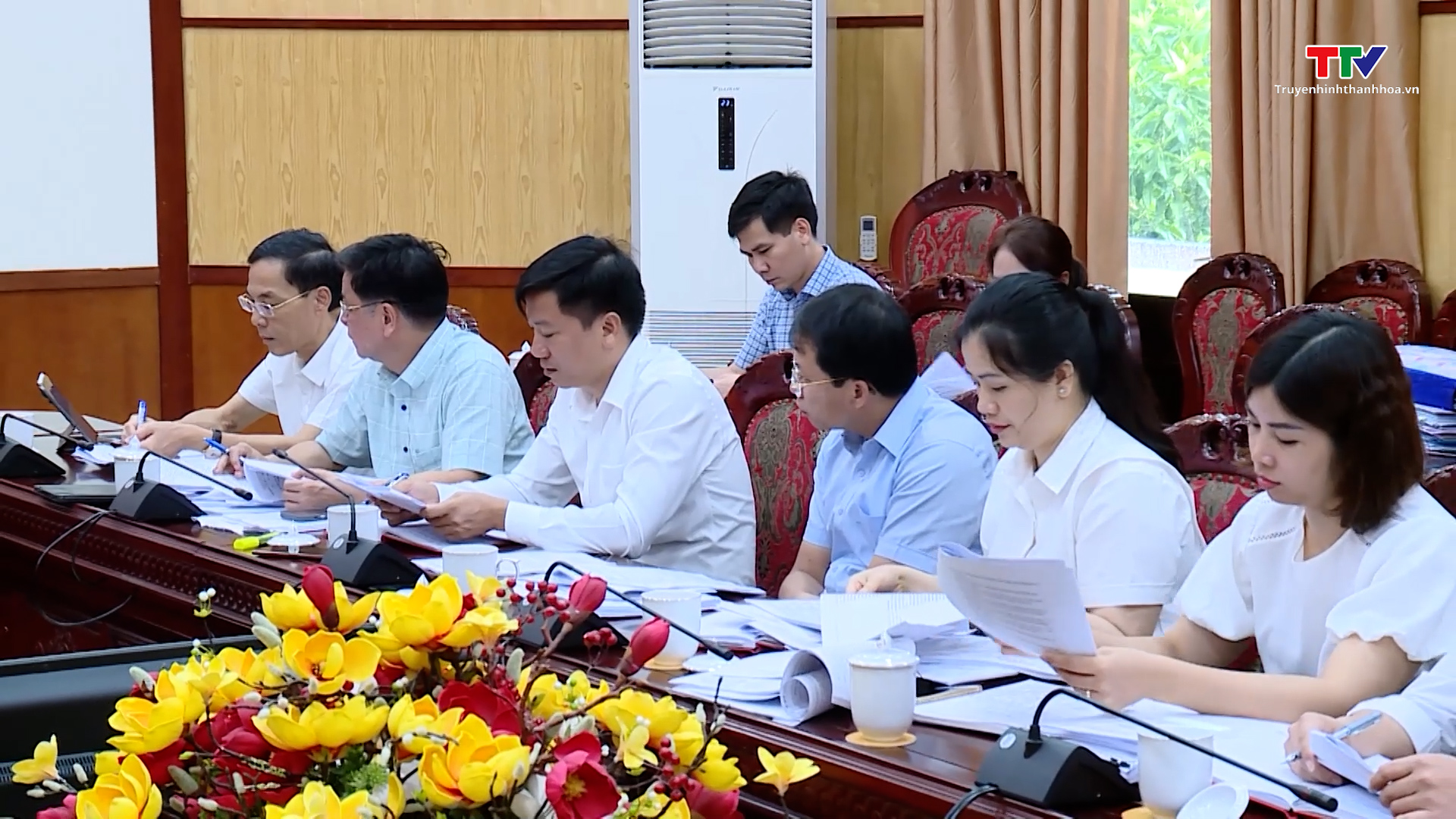Phiên họp thường kỳ lần thứ nhất năm 2024 Hội đồng Thi đua - Khen thưởng tỉnh Thanh Hóa
- Ảnh 2.