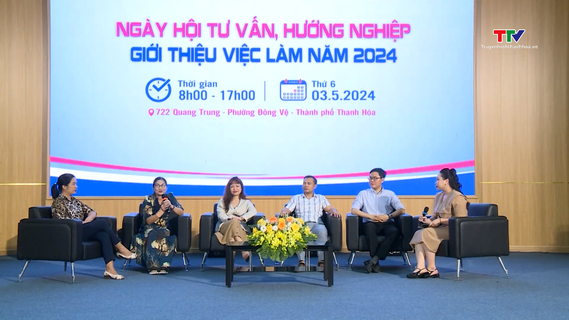 Phân hiệu Đại học Y Hà Nội tại Thanh Hóa tổ chức Ngày hội tư vấn, hướng nghiệp và giới thiệu việc làm - Ảnh 1.