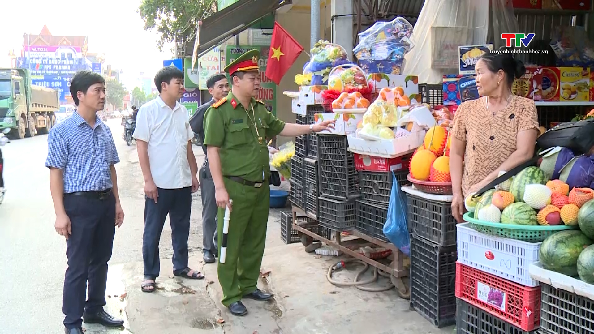 Khó khăn trong việc giải tỏa dứt điểm chợ cóc trên Quốc lộ 47, đoạn qua huyện Triệu Sơn- Ảnh 1.