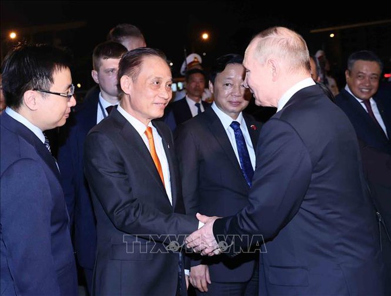 Tổng thống Liên bang Nga Vladimir Putin kết thúc tốt đẹp chuyến thăm cấp Nhà nước tới Việt Nam- Ảnh 1.