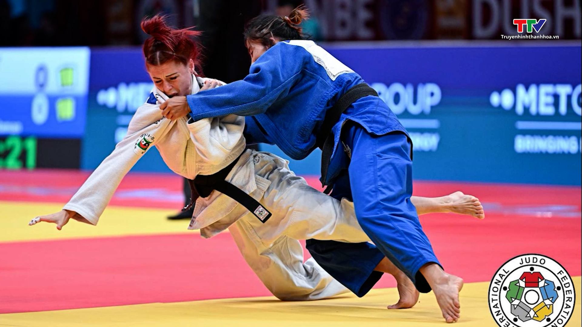 Võ sỹ môn Judo Hoàng Thị Tình được chào đón và tặng thưởng sau khi giành vé chính thức tham dự Olympic Paris 2024- Ảnh 1.