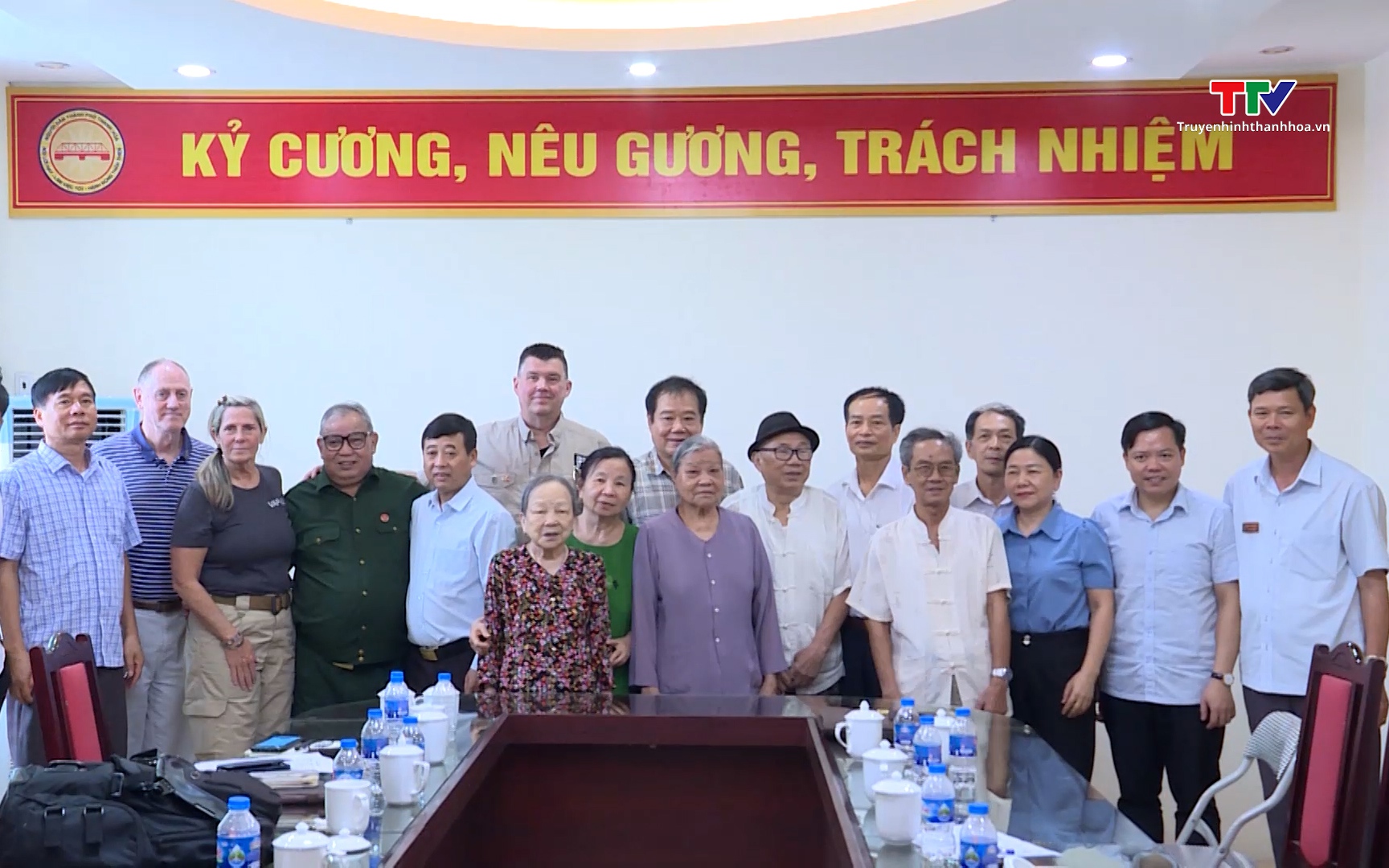 Đoàn cựu chiến binh Hoa Kỳ làm việc tại Thanh Hoá